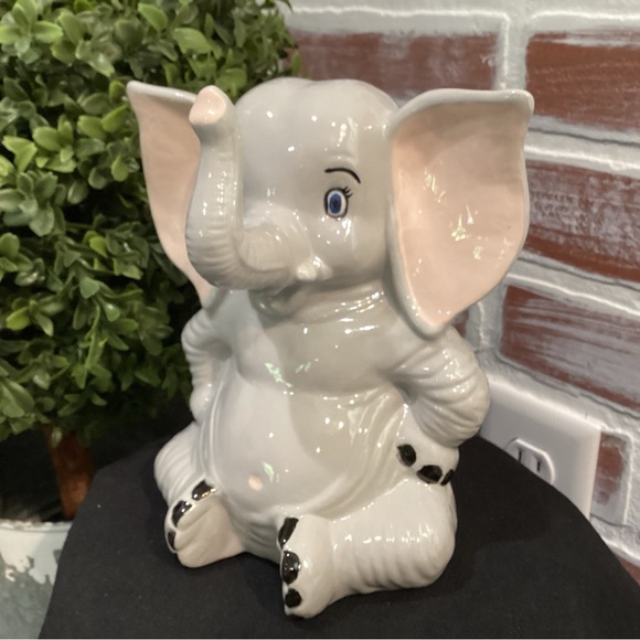 Vintage Ceramic Crafted Elephant - 1984 - Great Condition - Cute Decor Item - Picture 3 of 12